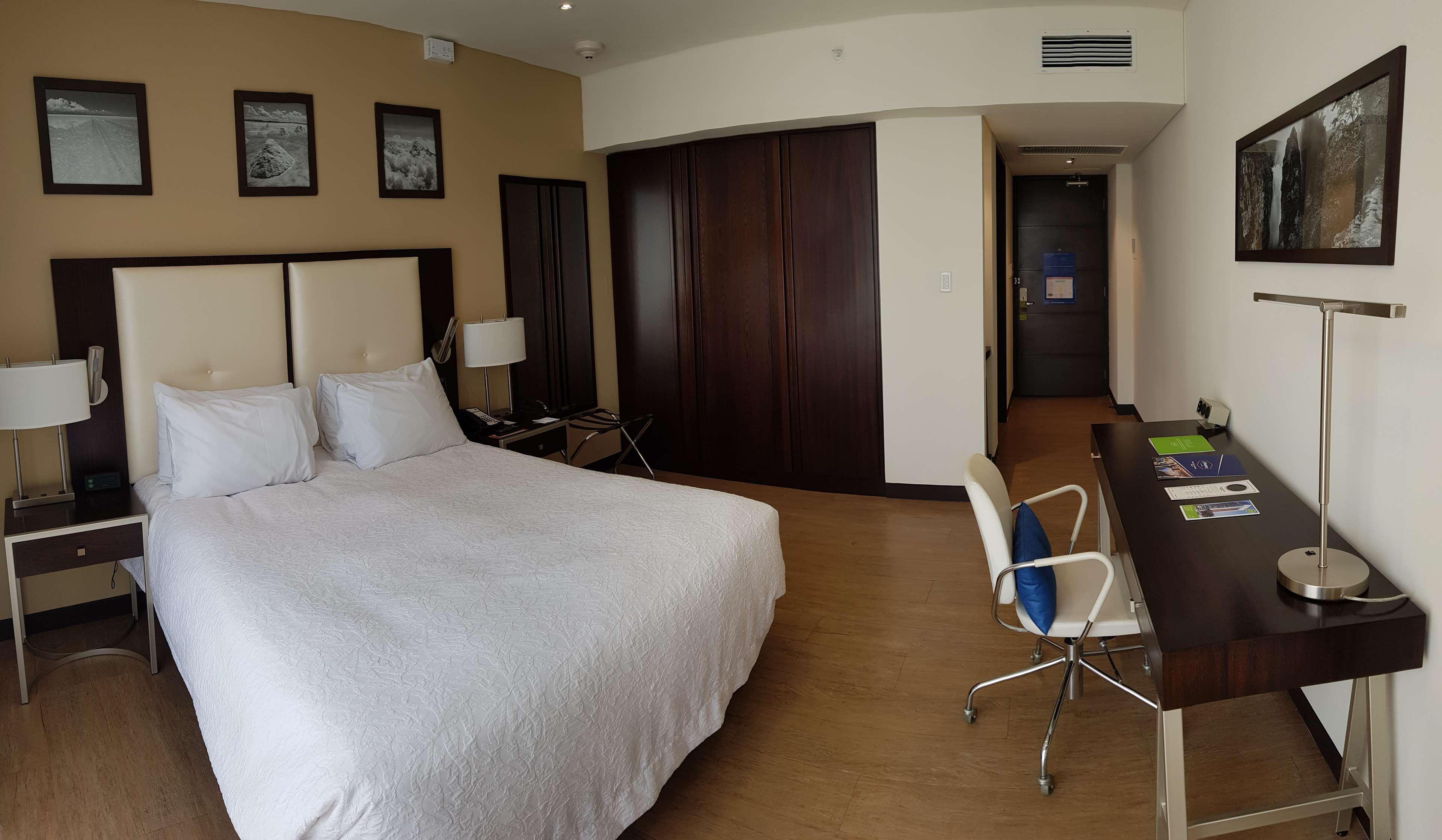 Hampton By Hilton Santa Cruz Hotel Santa Cruz de La Sierra Exterior photo